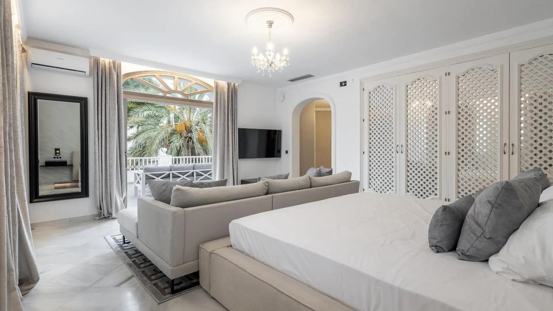Pensión Palacio Suites Marbella